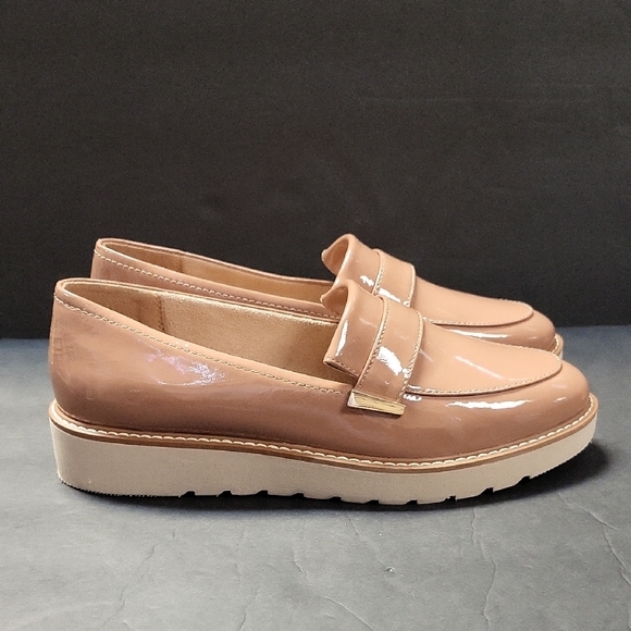 Naturalizer Women's Brown Patent Loafers - Picture 2 of 6